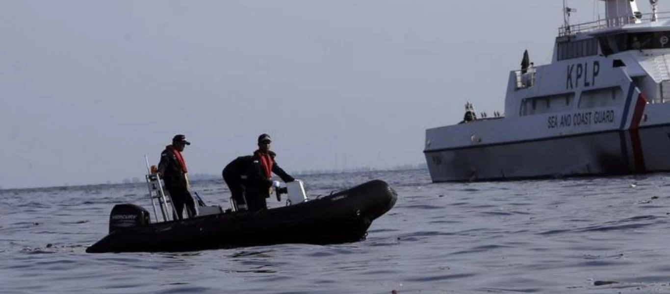 Ινδονησία: Αγνοούνται 17 μέλη του πληρώματος αλιευτικού που συγκρούστηκε με φορτηγό πλοίο και ναυάγησε